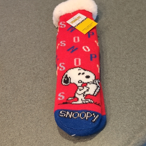 Peanuts Accessories - Peanuts Red Sherpa Lined Socks